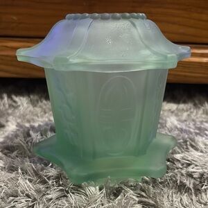 Vintage L. E. Smith Pagoda Fairy Lamp Satin Green